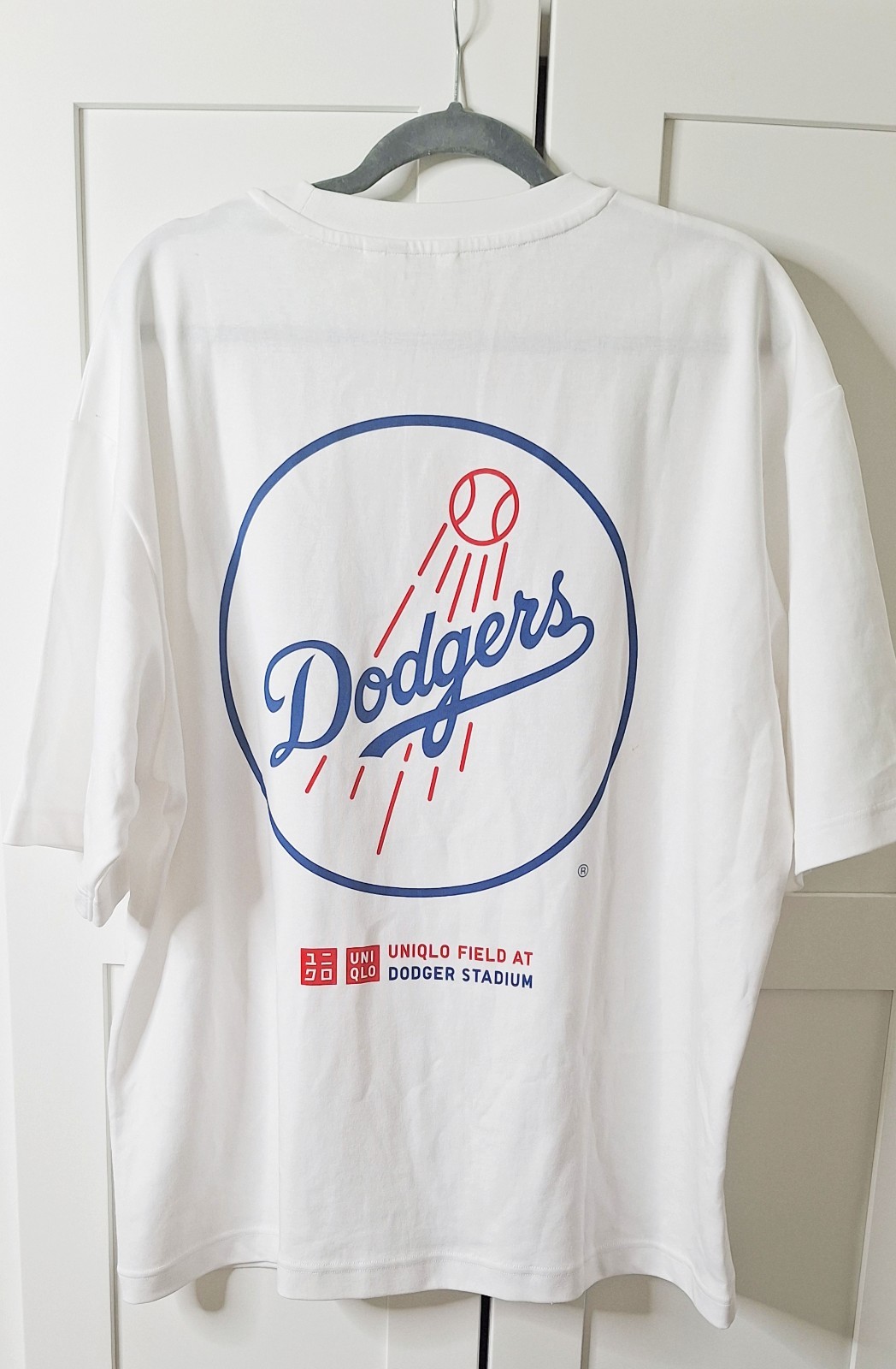 UNIQLO Los Angeles Dodgers MLB Baseball Shirt, White/Blue/Red, XL