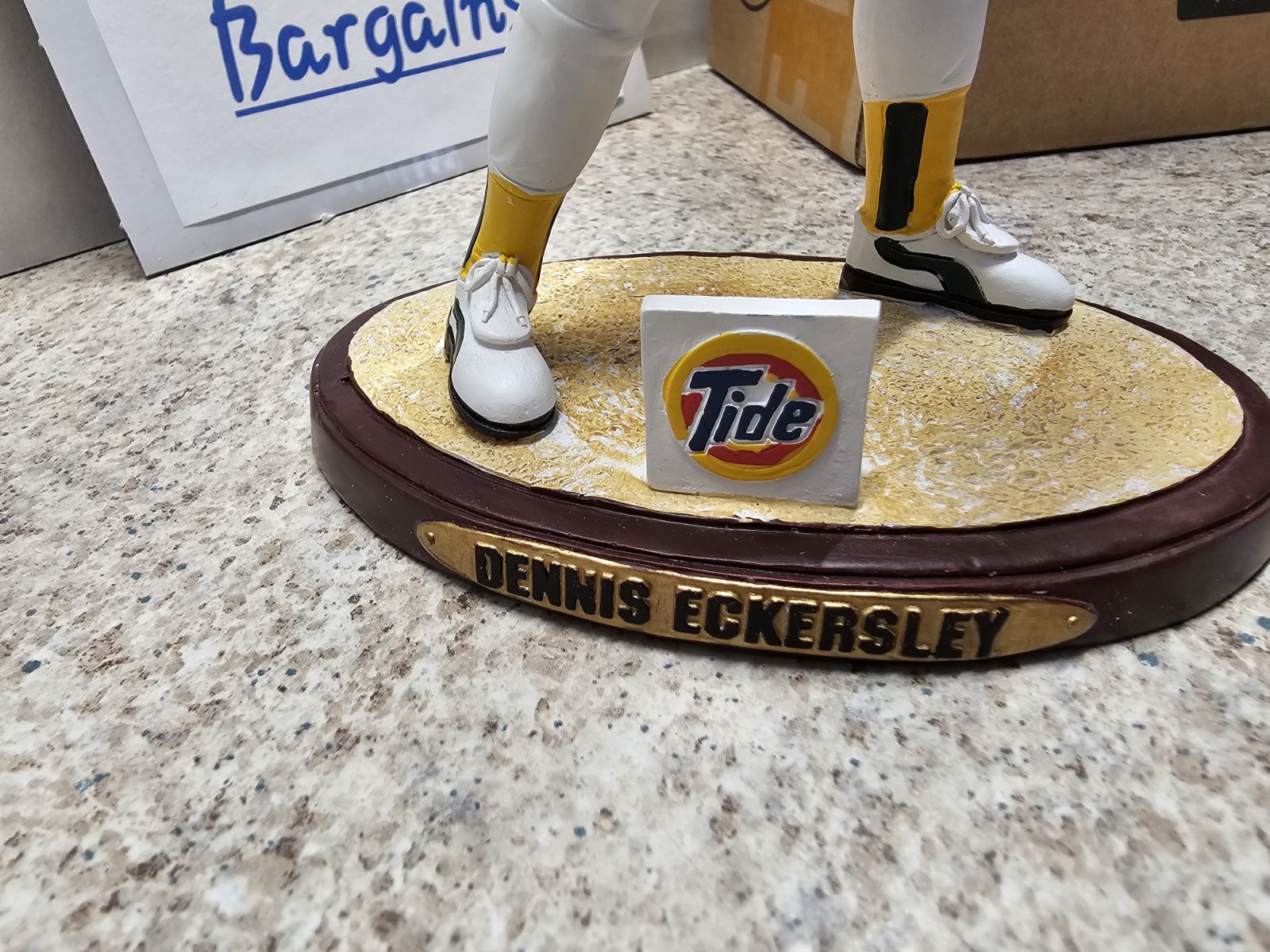 Dennis Eckersley Oakland A’s MLB 2004 SGA Statue Figurine NIB HOF