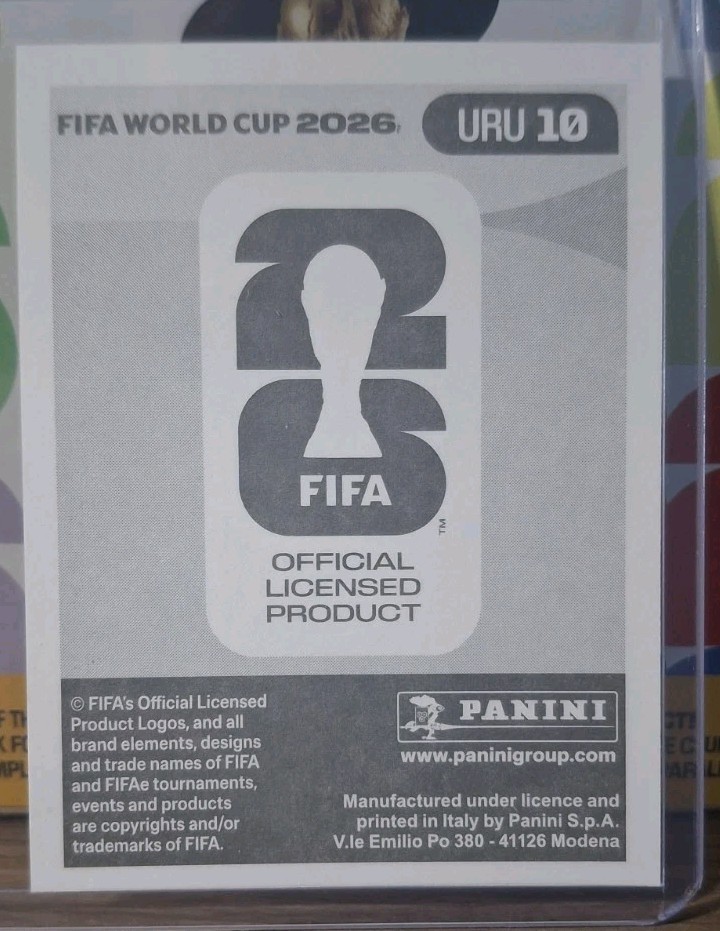 2026 Panini FIFA World Cup Sticker Gold Flood Crumple Federico Valverde #URU10
