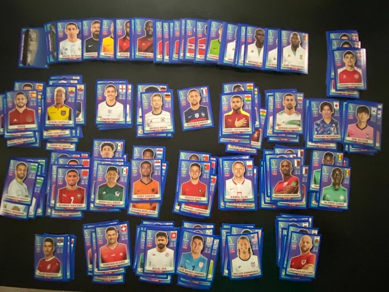 2022 World Cup Qatar Panini Stickers USA EDITION BLUE BORDER PARALLEL PICK #4