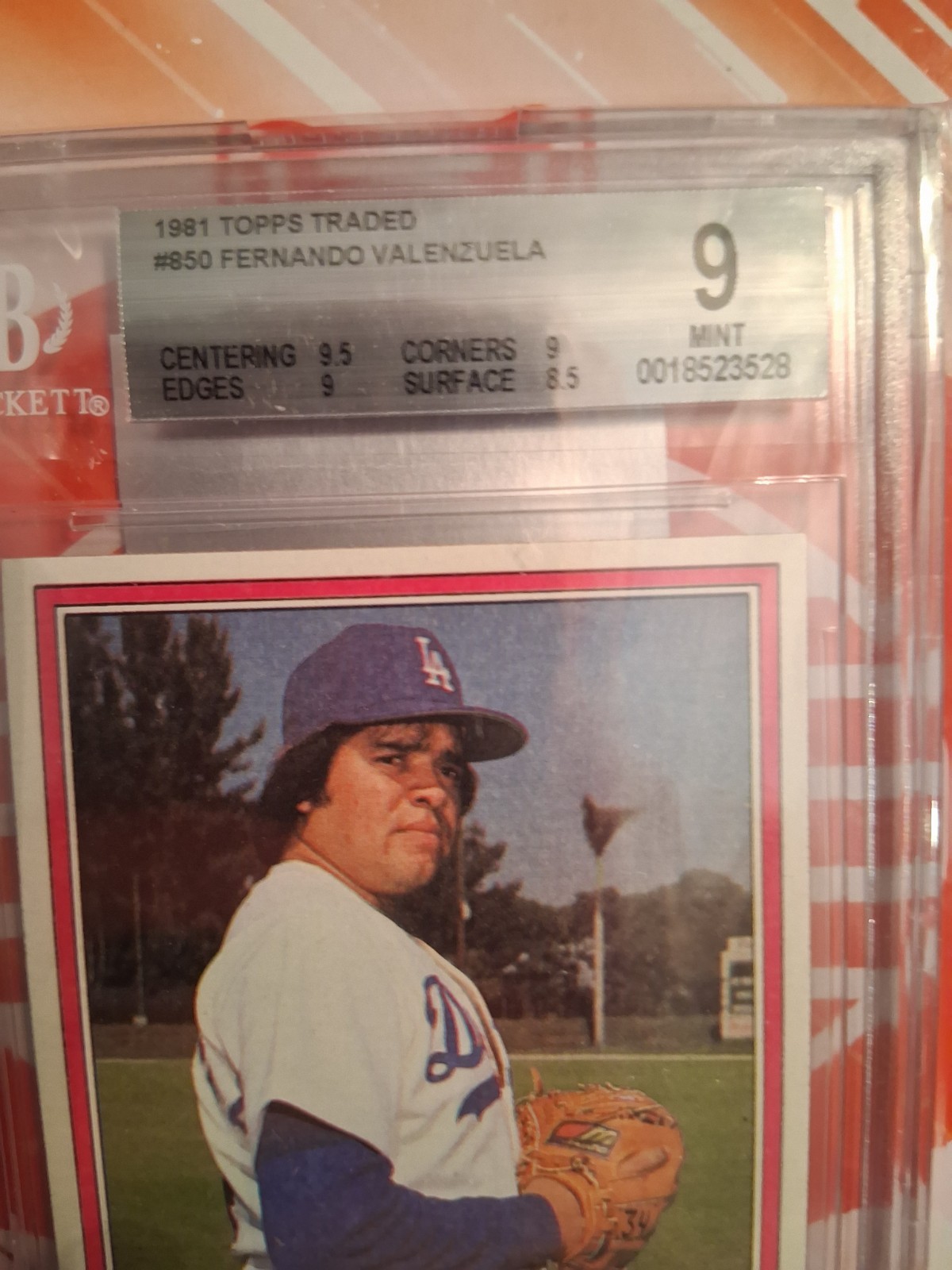 1981 TOPPS TRADED #850 FERNANDO VALENZUELA RC DODGERS BGS 9