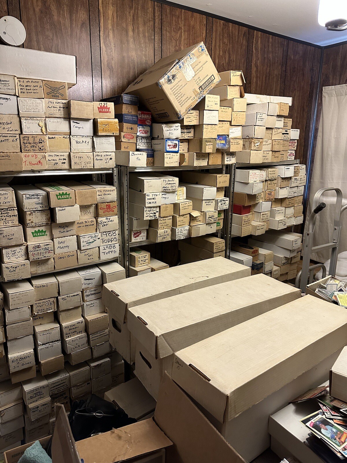 Mystery BULK 500+ Sports Cards Lots! Baseball Football Basketball 1970s-Present