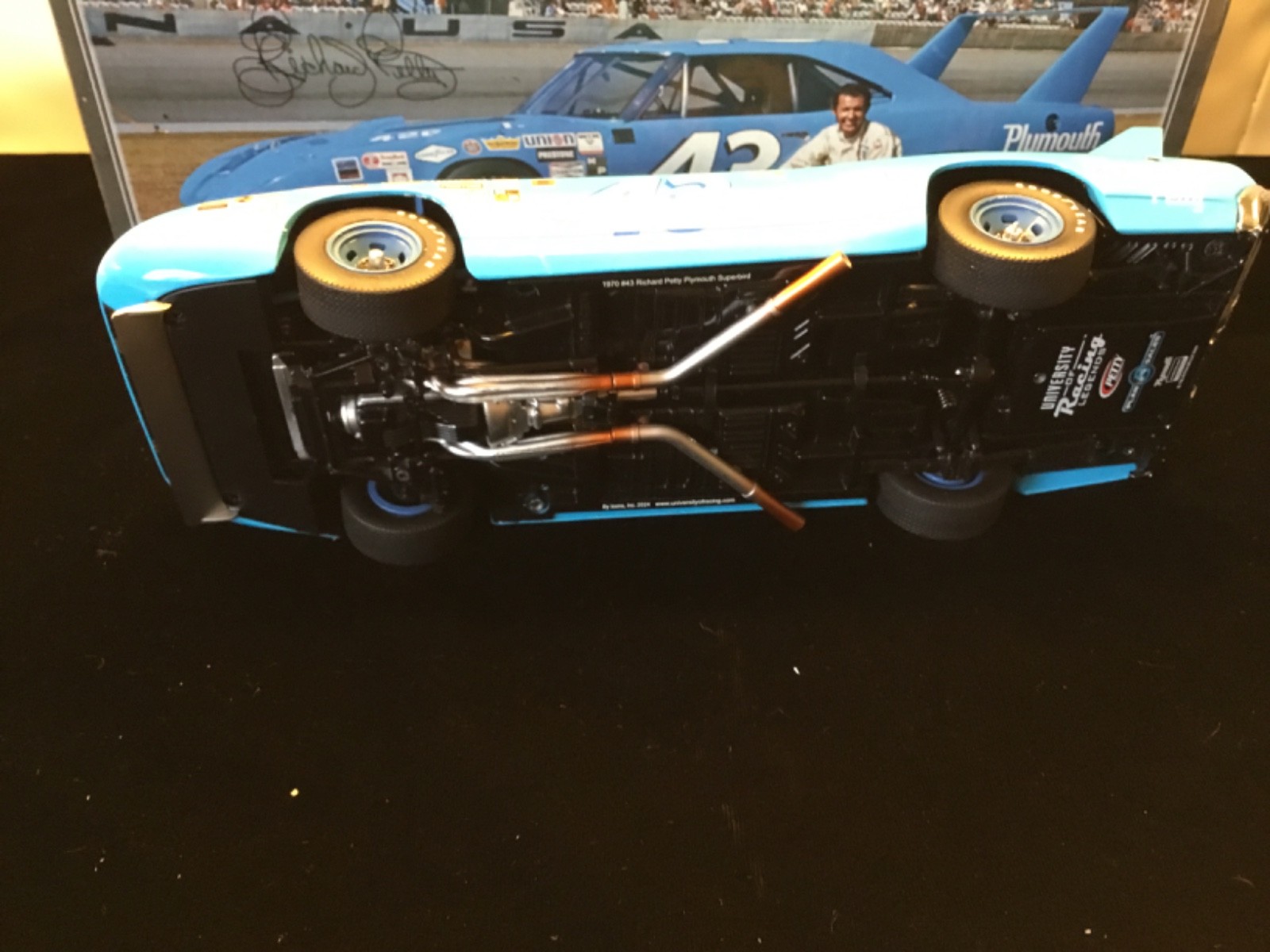 Richard Petty Autographed Plymouth Superbird 1:24 Standard 1970 Diecast Car