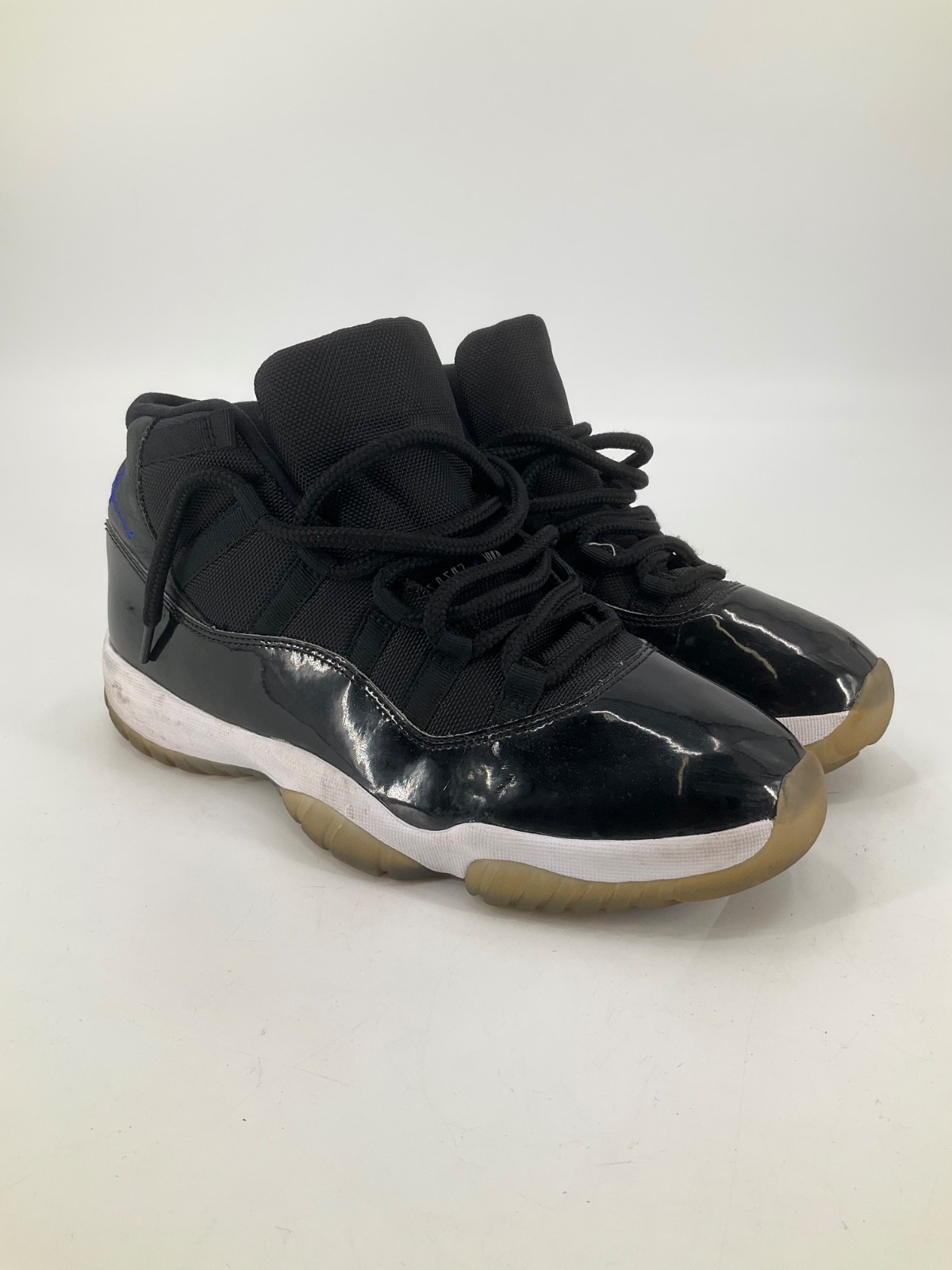 AIR JORDAN 11 RETRO “SPACE JAM” SNEAKERS SIZE: 10.5