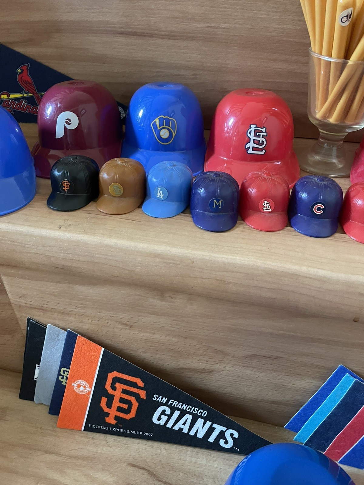 MLB Mini Pennants 9″x4″ Felt ALL 2005-2011! Lg Helmets and Mini Helmets READ!
