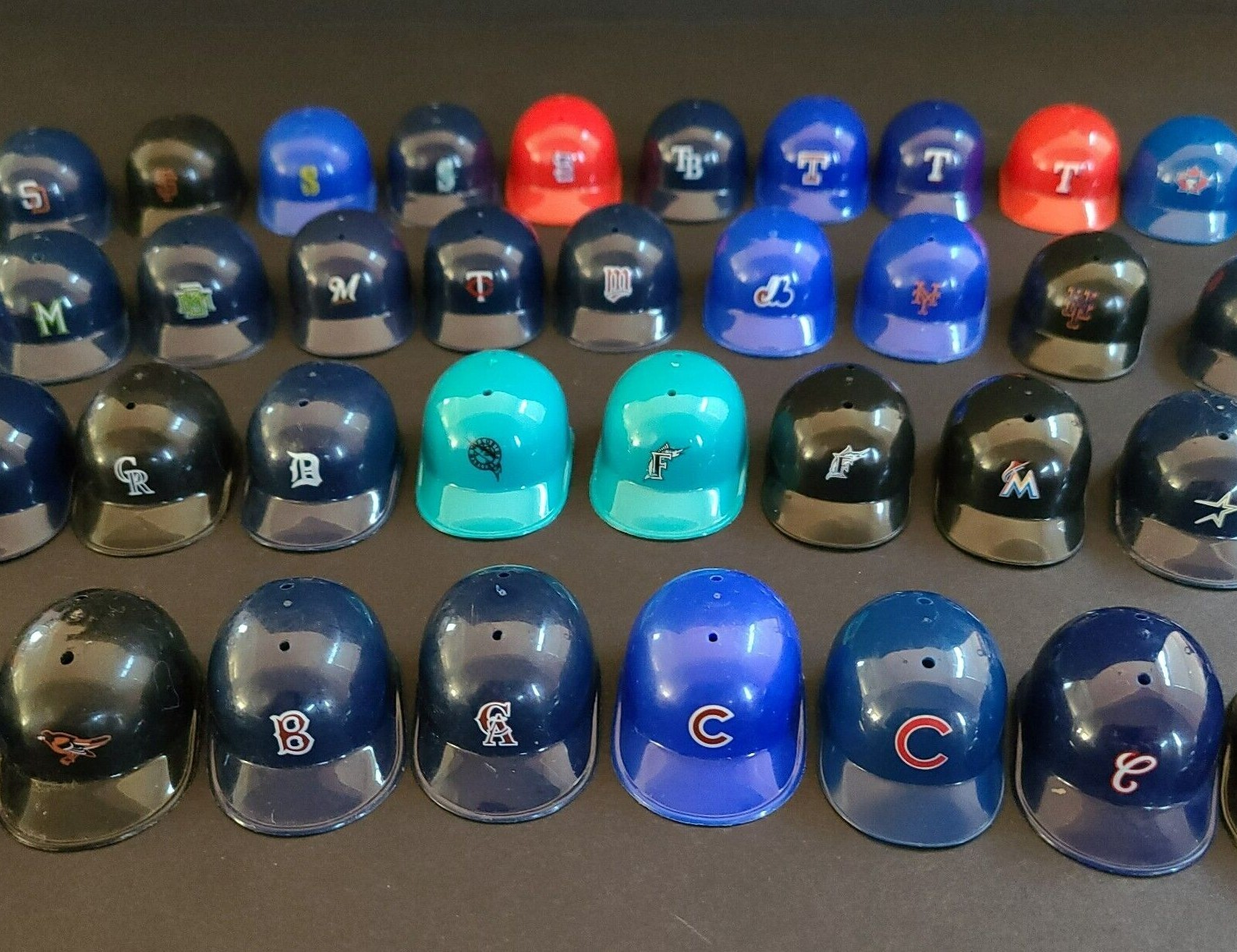 MLB Gumball – Vending Machine Mini Batting Helmet – 2in x 1.25in