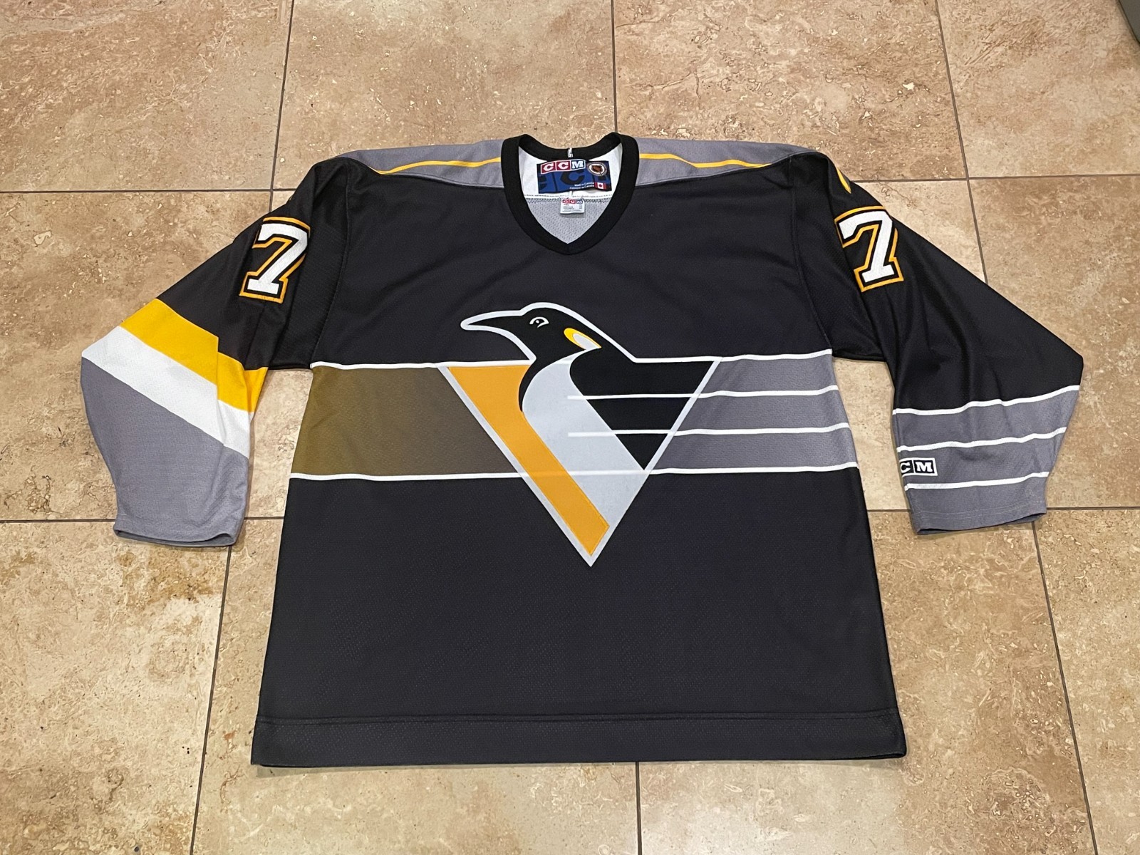 CCM Pittsburgh Penguins Robo Pen Gradient ANDREW FERENCE #7 Jersey Size XL NHL