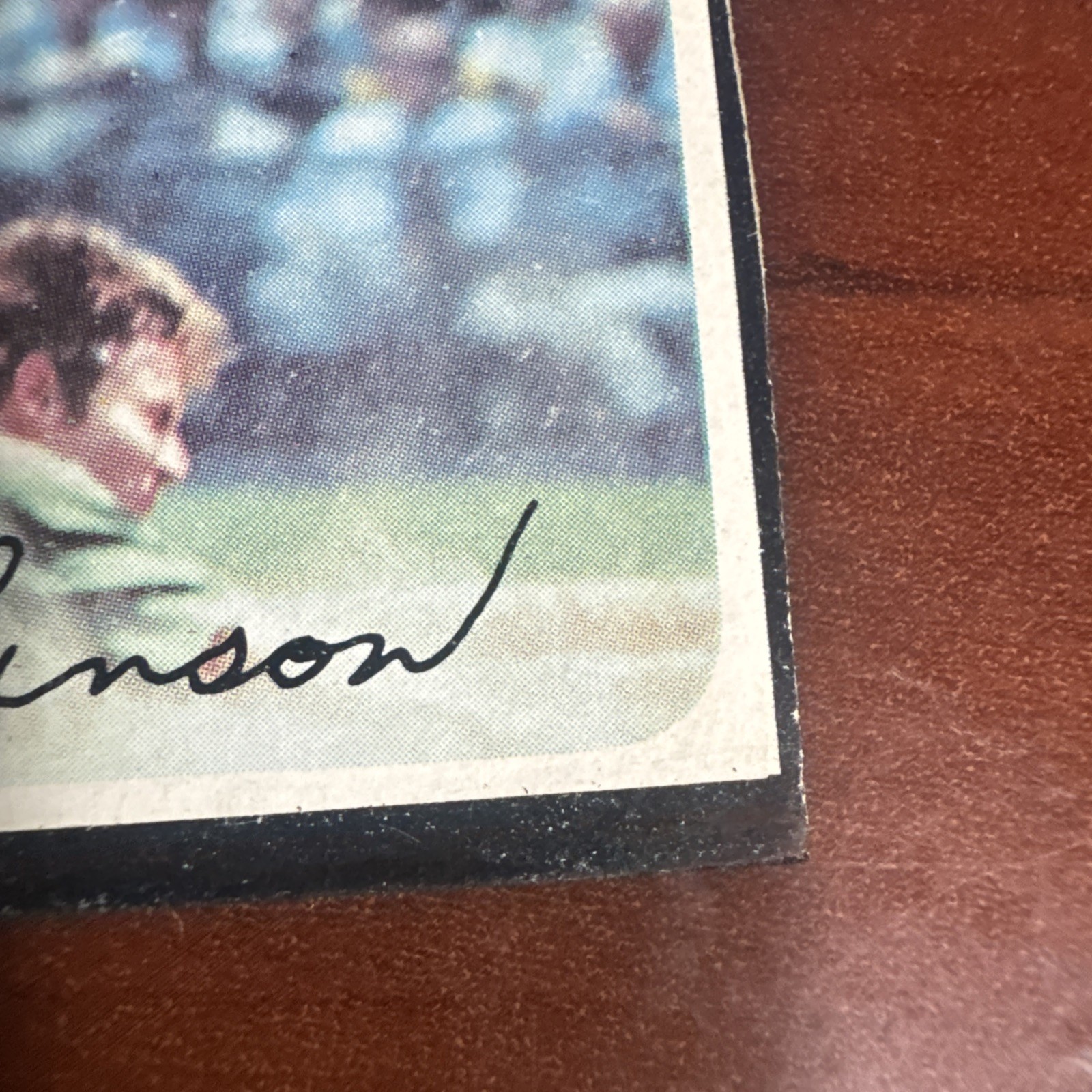 1971 Topps – Thurman Munson #5-crease&wear on corner,black ink on corner.