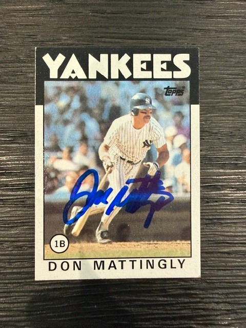 Yankees Don Mattingly Signed 1986 Topps AUTO