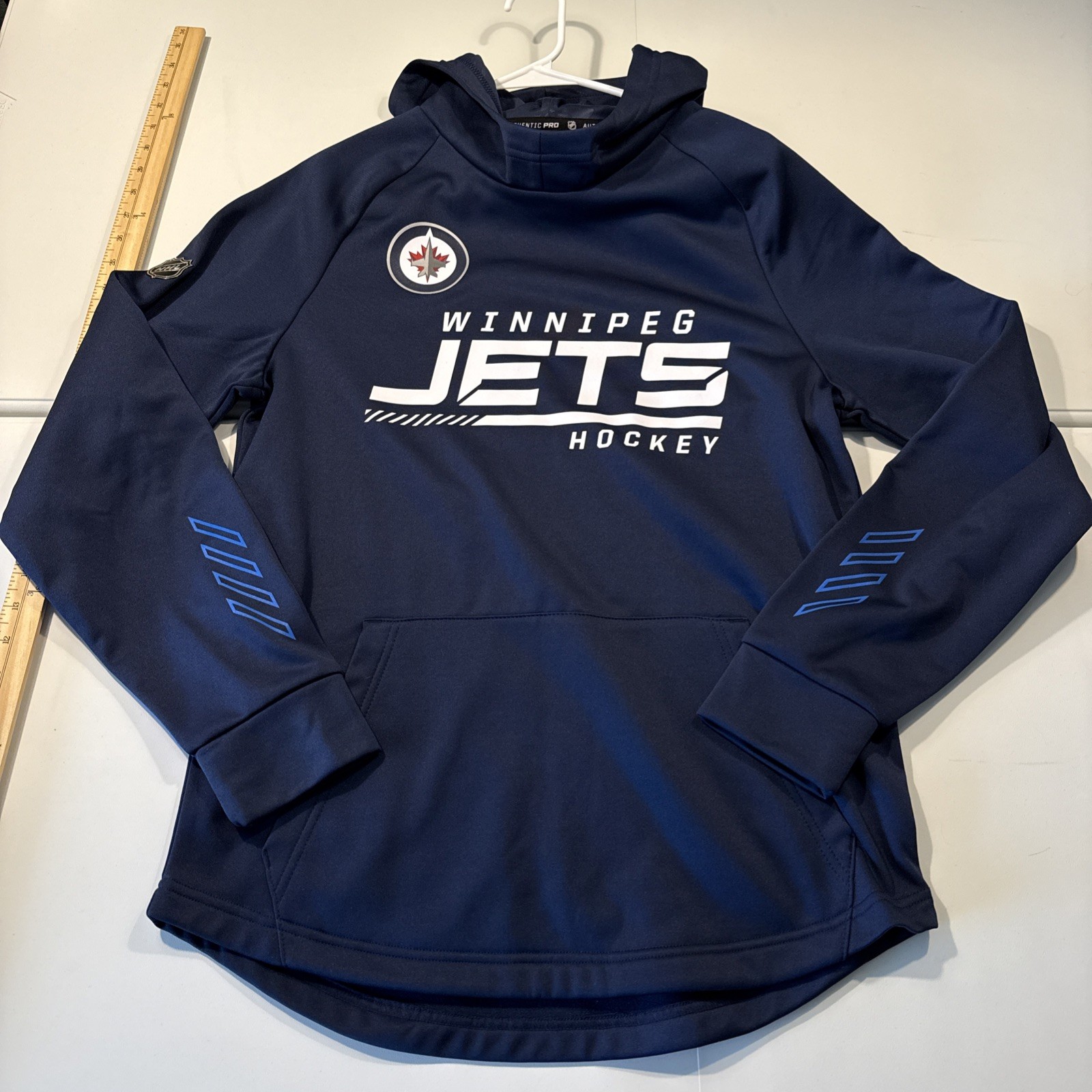 NWOT Men’s Medium Fanatics Authentic Pro NHL Winnipeg Jets Pullover Hoodie