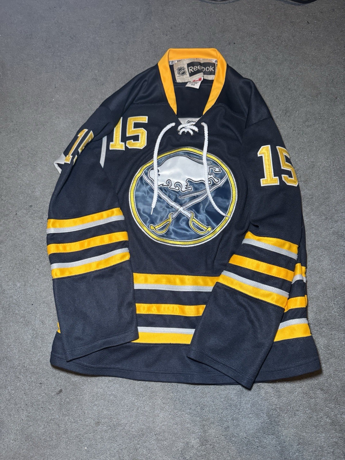 Reebok CCM Buffalo Sabres Jack Eichel #15 Hockey Jersey Size 48 Medium￼