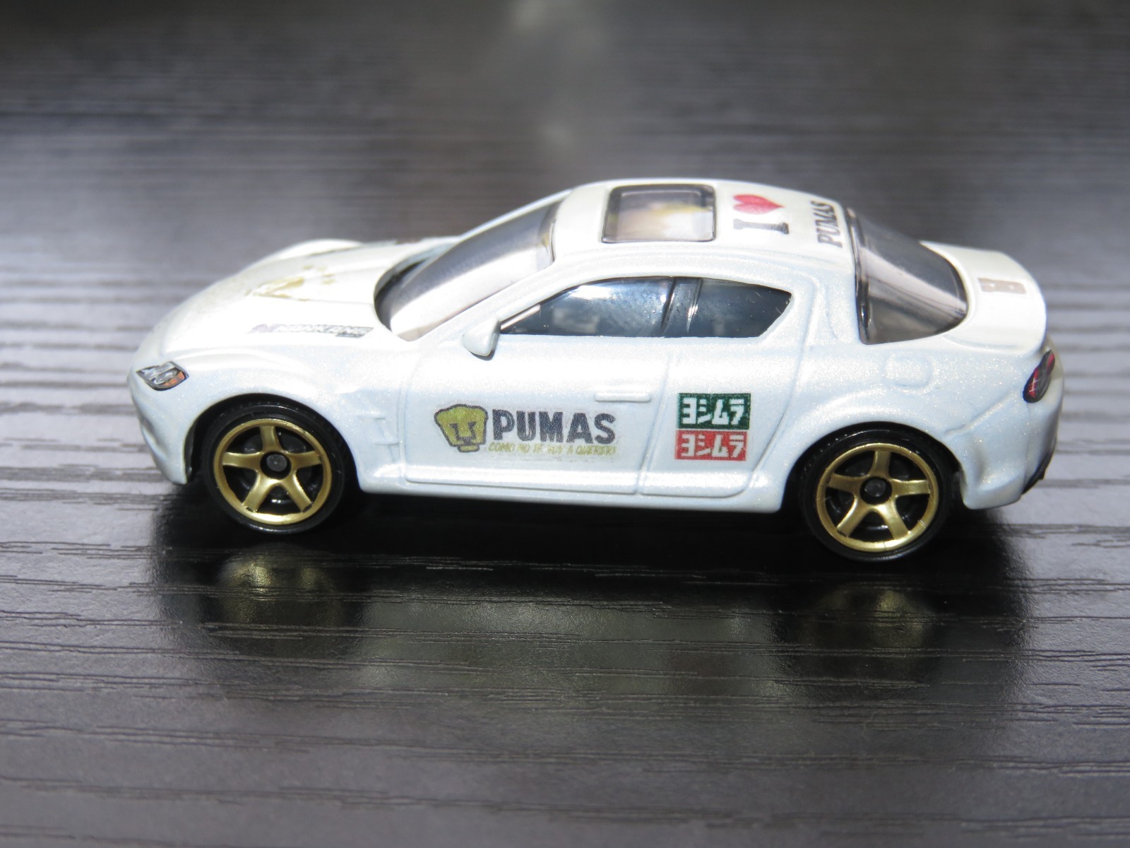 Hot Wheels – Matchbox with U.N.A.M. PUMAS Decals One-Of-A-Kind