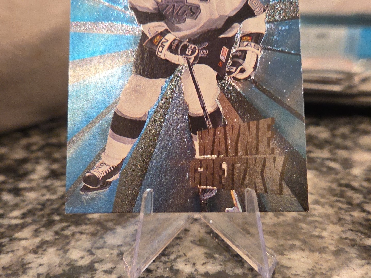 WAYNE GRETZKY 1995-96 Fleer Metal Heavy Metal Holofoil – Los Angeles Kings SP
