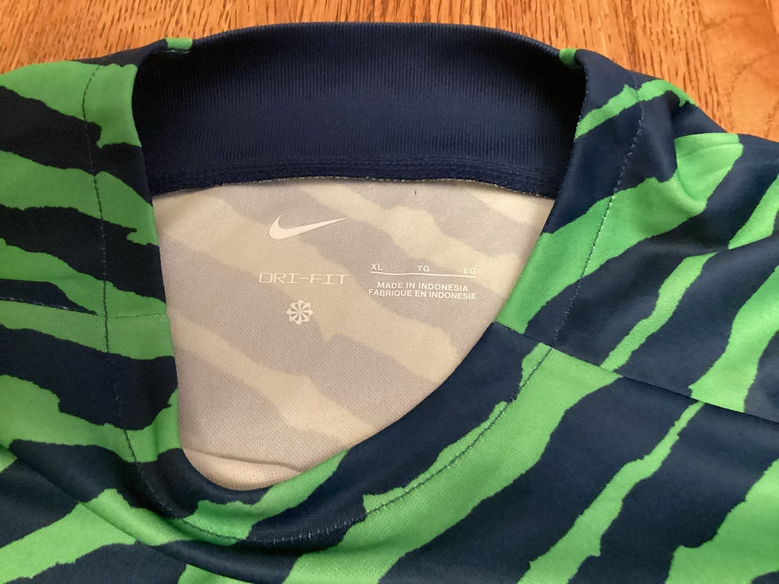 NWT’s NIKE Women’s Brazil Pre-Match Soccer Jersey Striped DM9565-491 Size XL $70
