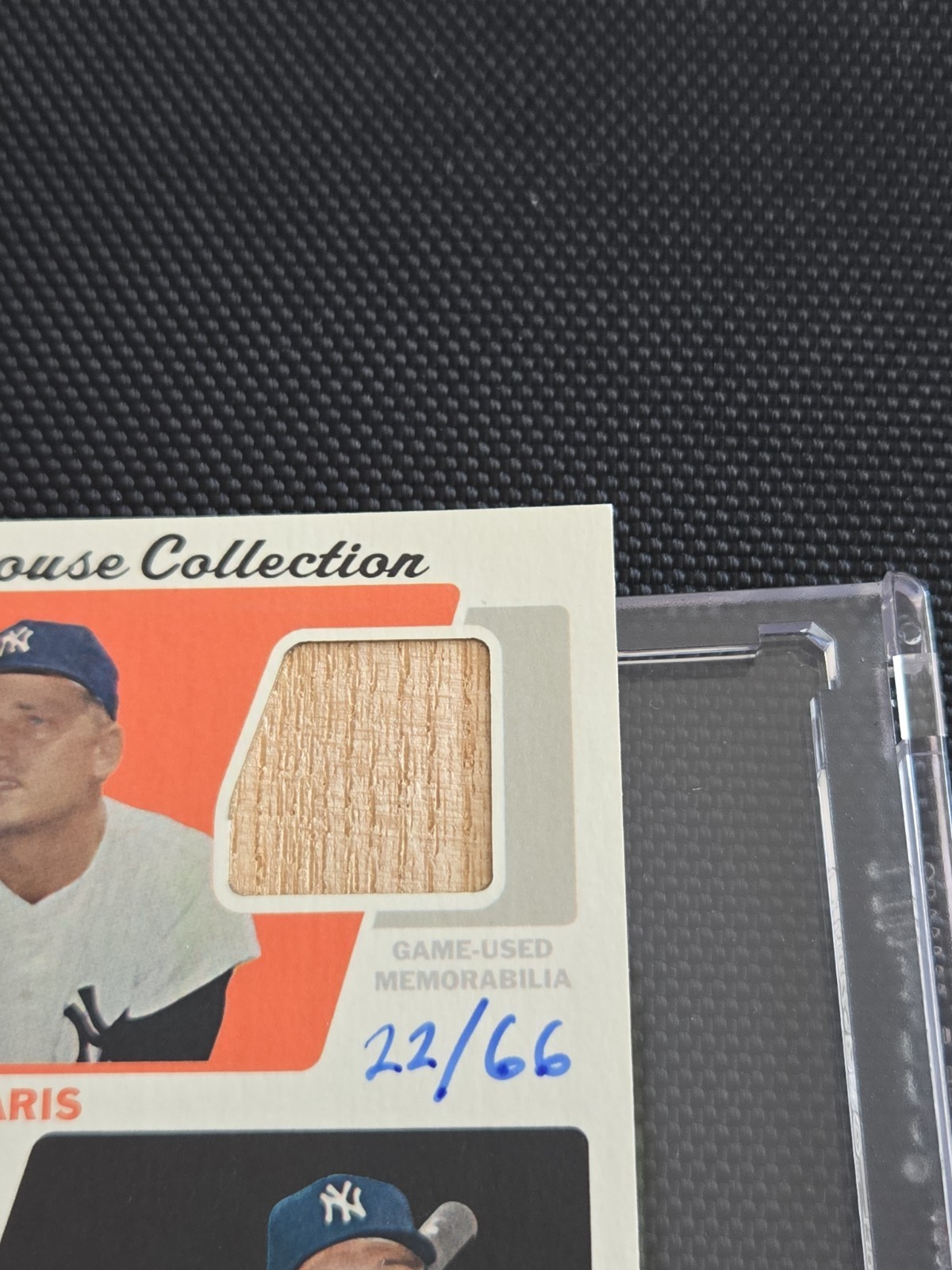 2015 Topps Heritage – Clubhouse Collection Dual Relics Derek Jeter, Roger Maris