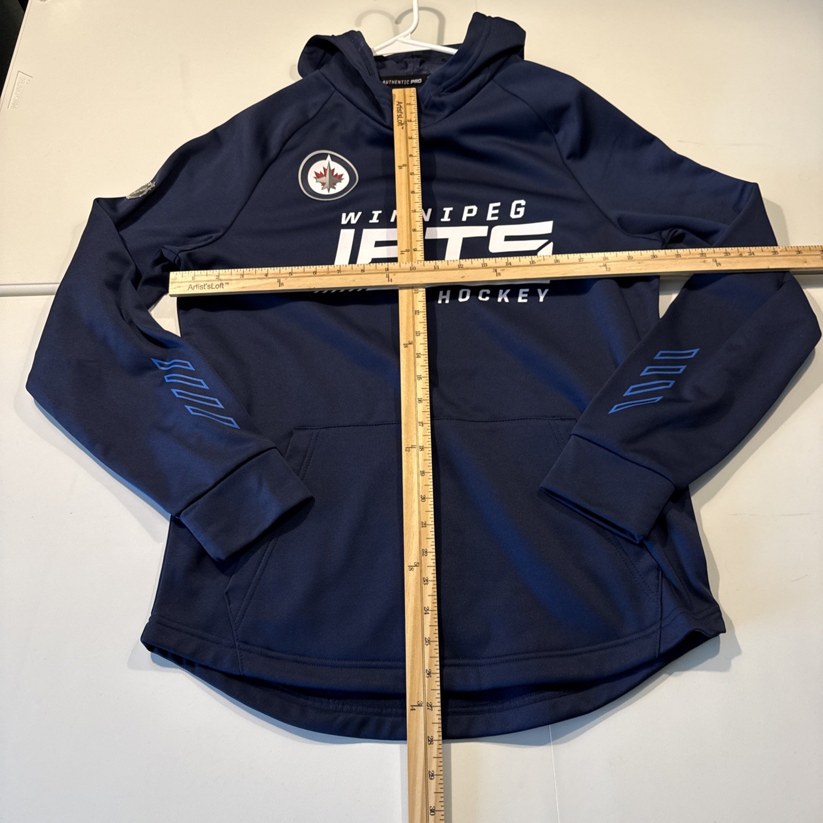 NWOT Men’s Medium Fanatics Authentic Pro NHL Winnipeg Jets Pullover Hoodie