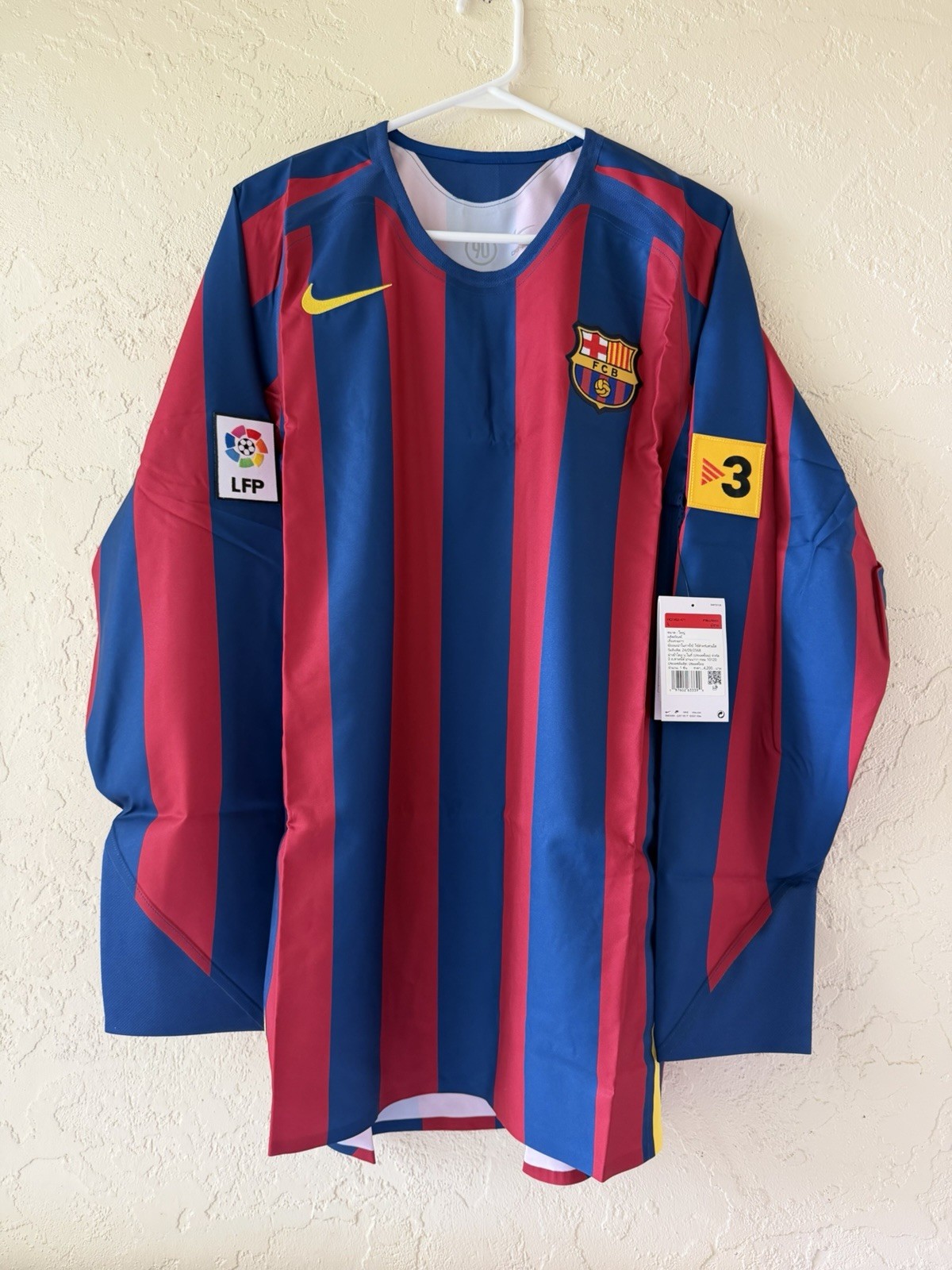 Nike Men’s FC Barcelona 2005/06 Ronaldinho Reissue Jersey HQ1462-471 Large BNWT